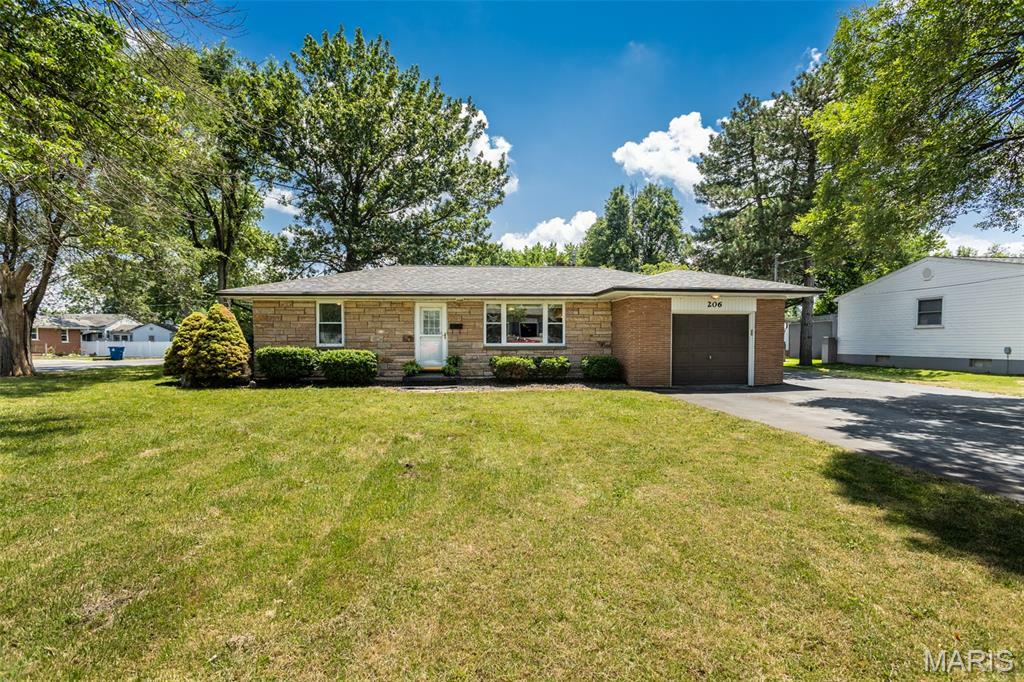 Property Photo: 206 W Bethalto Boulevard W IL 62010