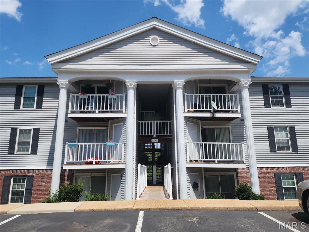 Property Photo:  1239 Creve Coeur Crossing Lane C  MO 63017 