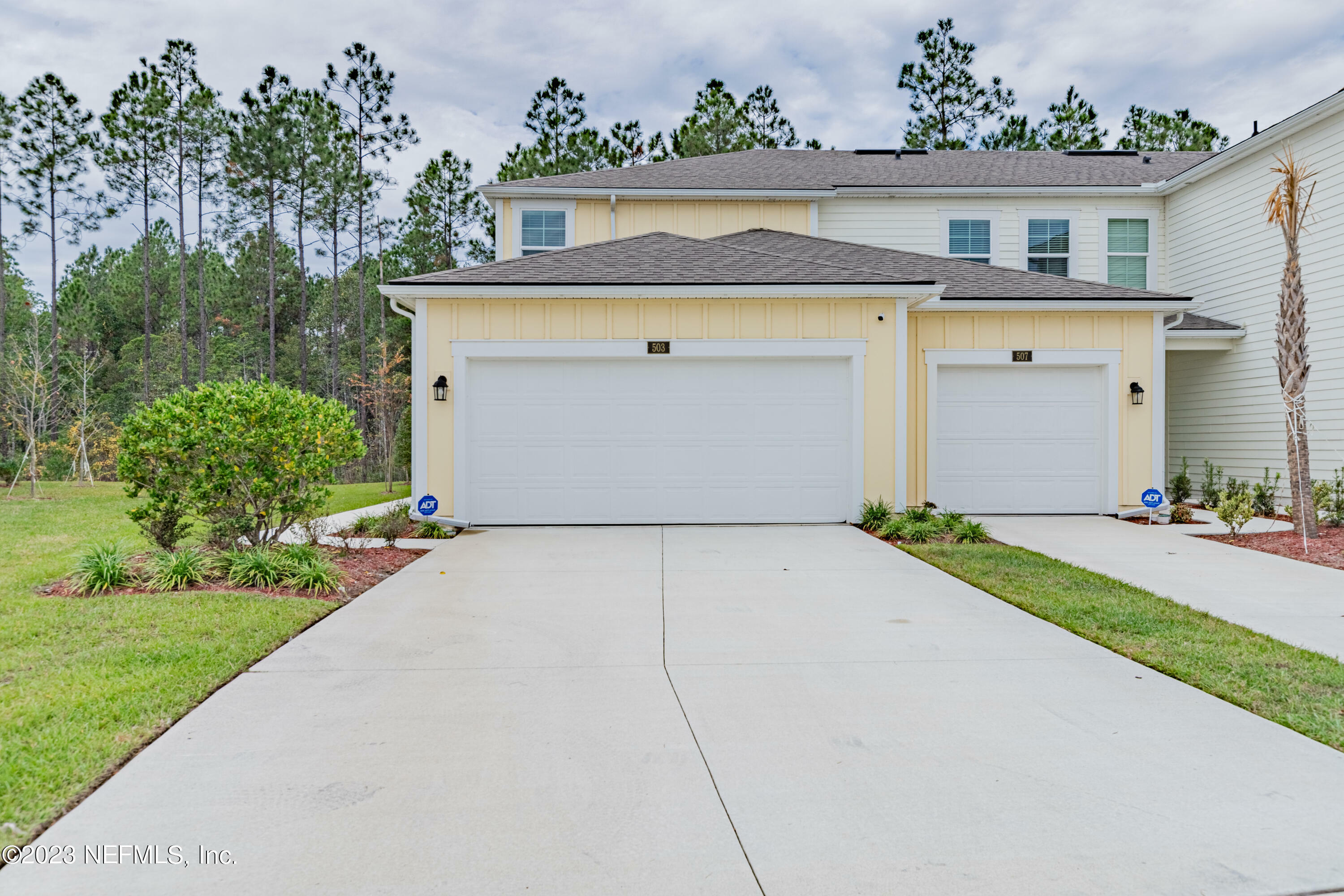 Property Photo: 503 Coastline Way FL 32092