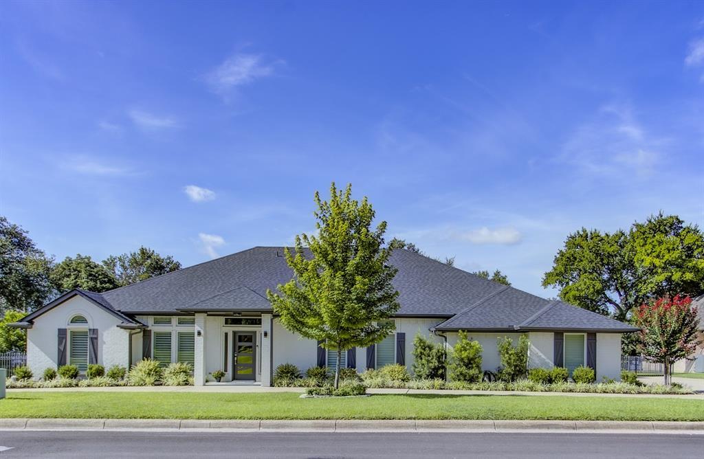 Property Photo: 8421 Crosswind Drive TX 76179