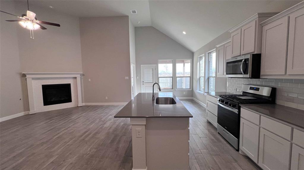 Property Photo: 1801 Rachel Street TX 76247