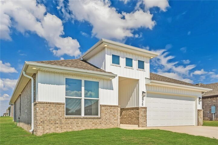 Property Photo: 1720 Farmer Street AR 72751