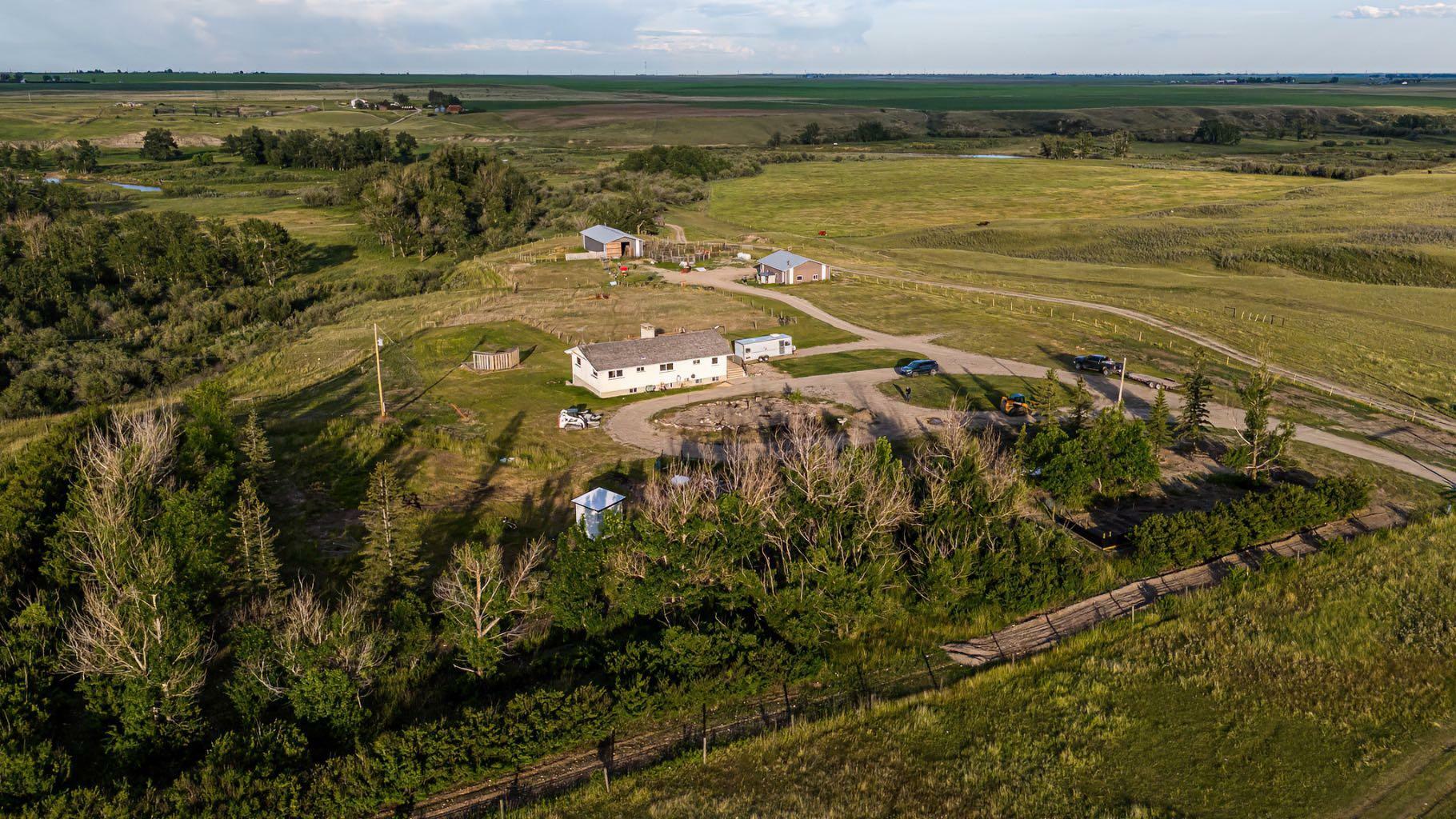 Property Photo:  131041 Range Road 281  AB T0L 0T0 