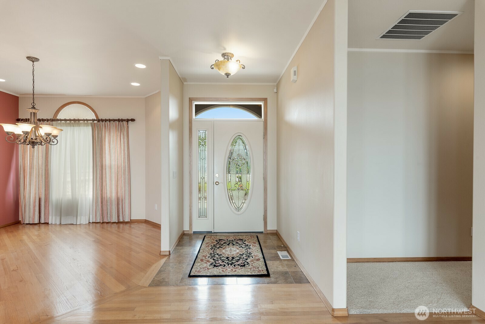 Property Photo: 1043 Wyndham Way WA 98282