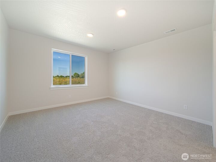 Property Photo:  700 N Widgeon  WA 98837 