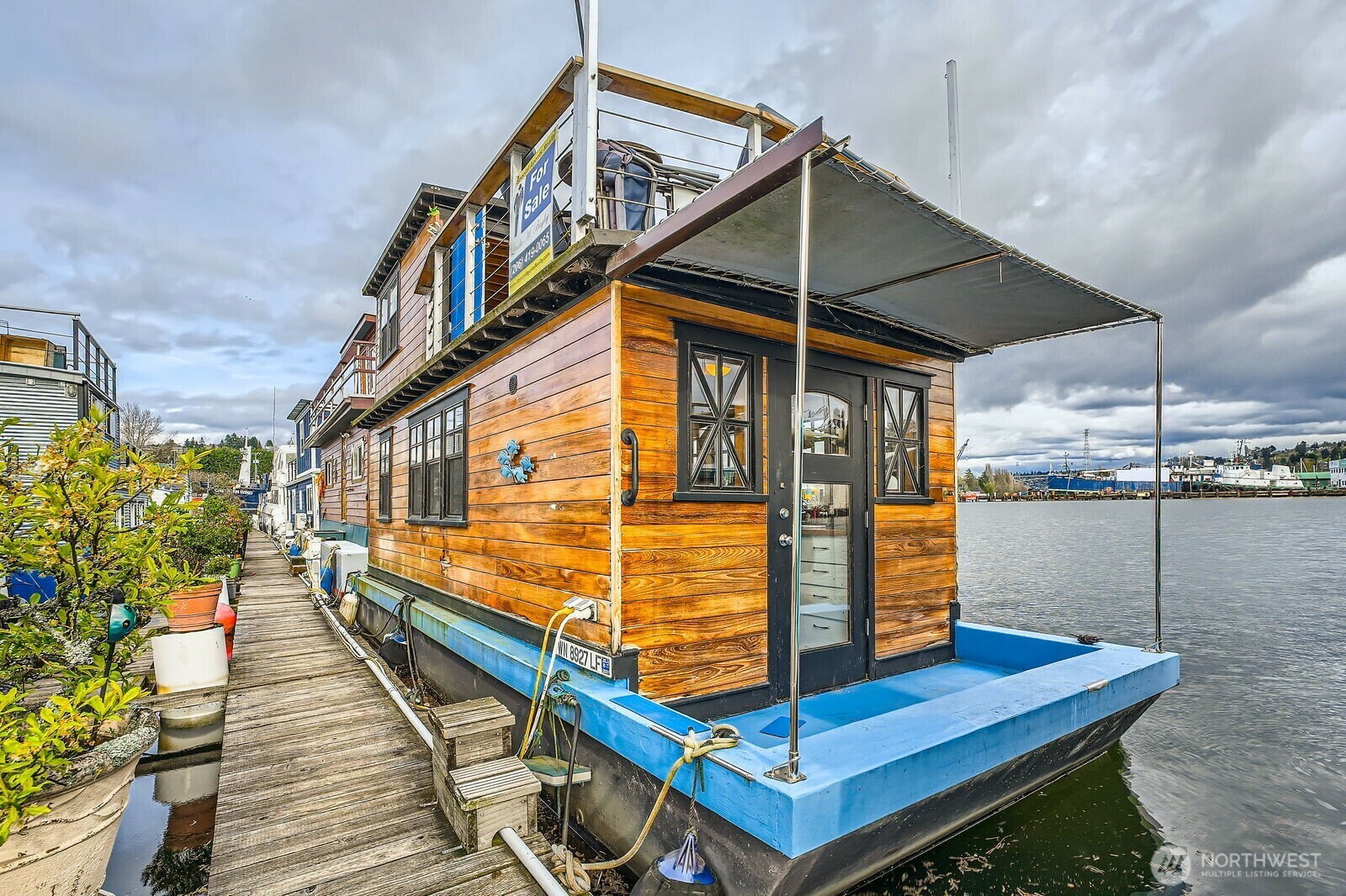 Property Photo:  1080 W Ewing Street E-2  WA 98119 