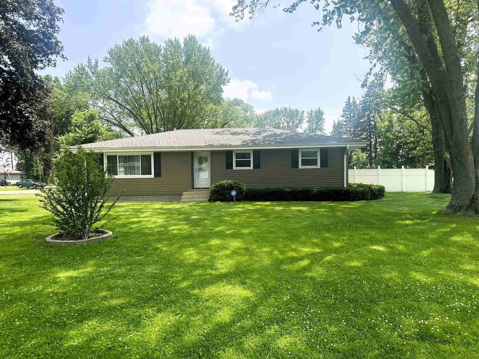 Property Photo:  1517 Juniper Lane  IL 61115 