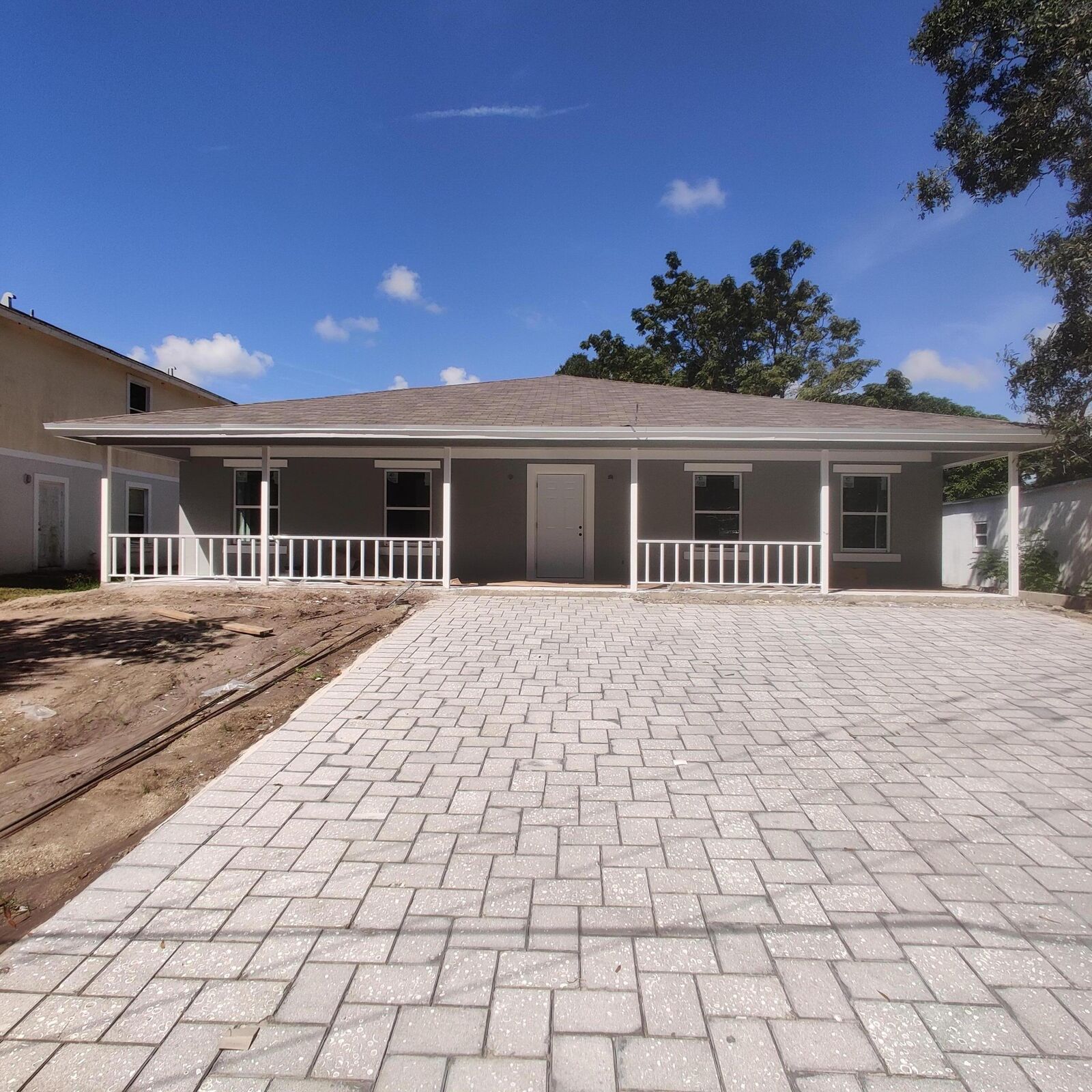 Property Photo: 2205 S 33rd S Street FL 34947