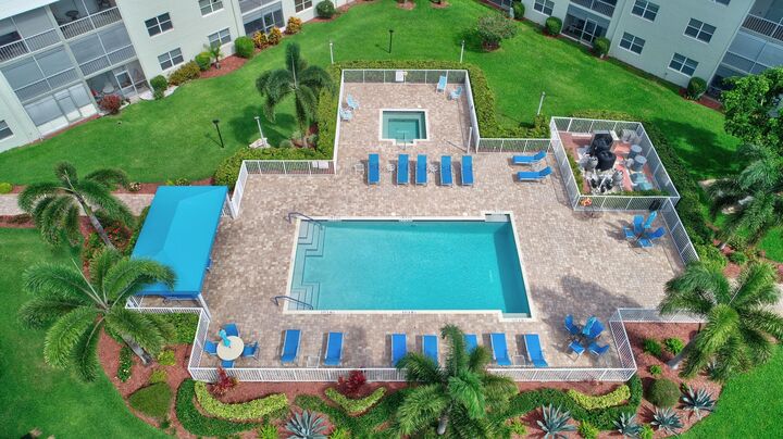 Property Photo:  9826 Marina Boulevard 1027  FL 33428 