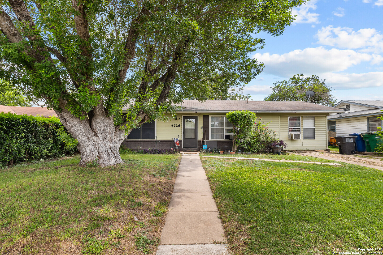 Property Photo: 6726 Monterey TX 78227
