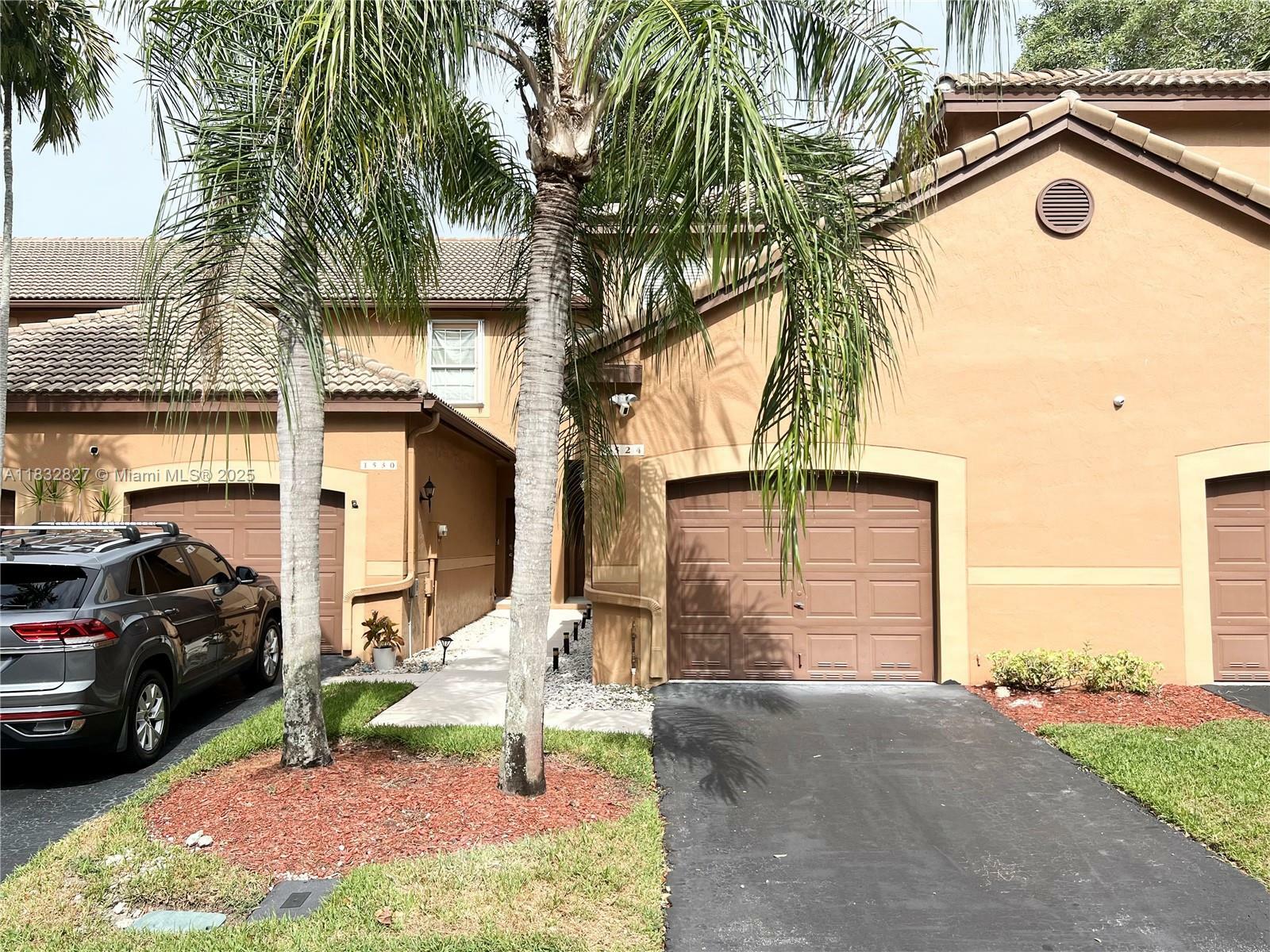 Property Photo:  