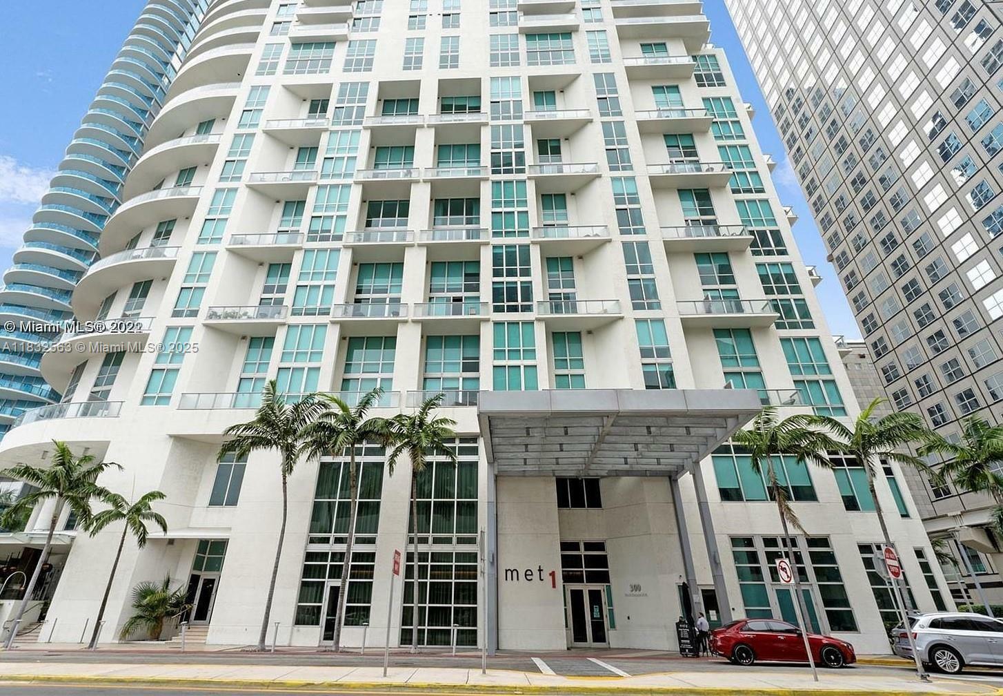 Property Photo: 300 S Biscayne Blvd T-3201 FL 33131