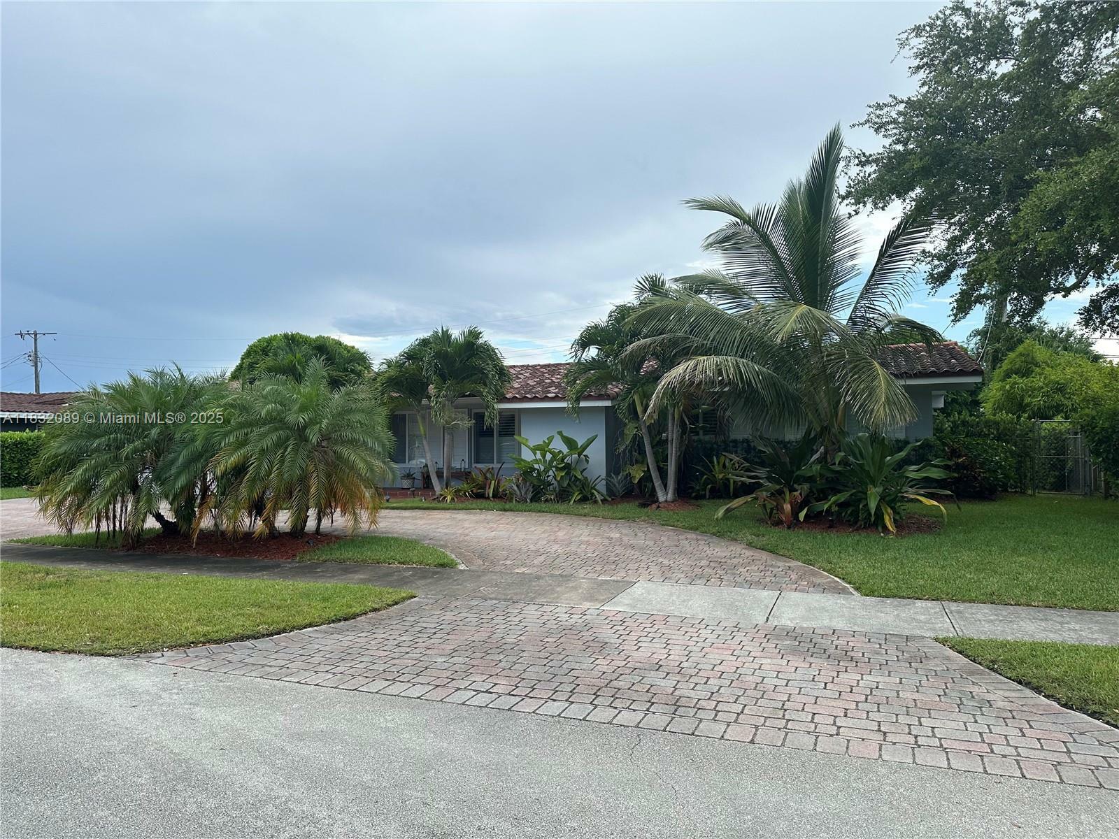 8821 SW 87th St  Miami FL 33173 photo