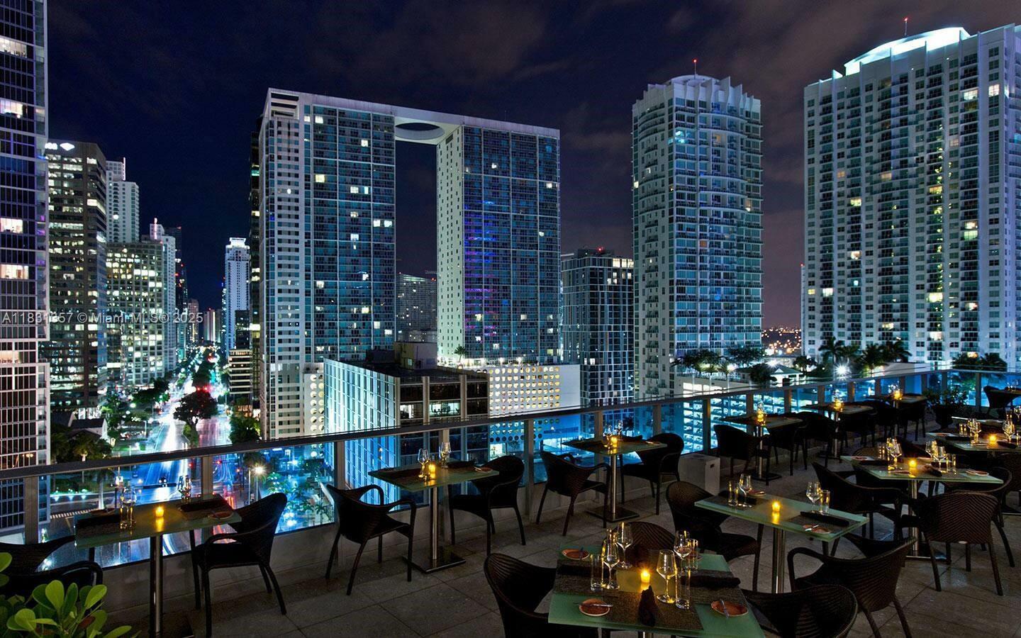 Property Photo:  485 Brickell Ave 2006  FL 33131 
