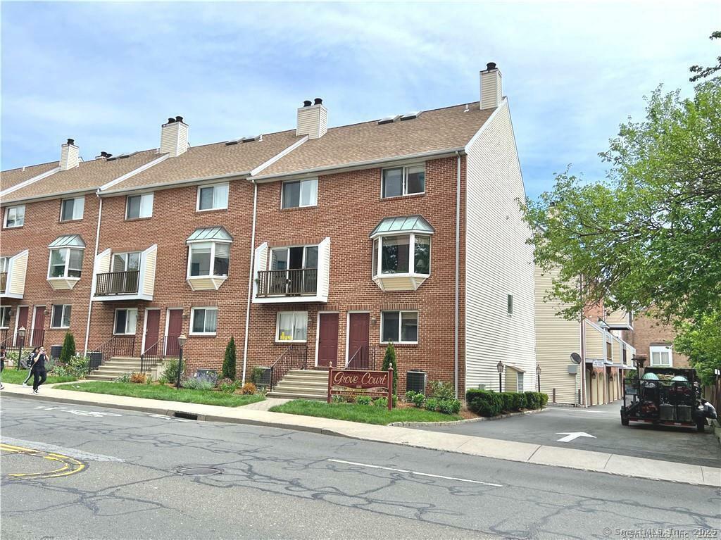 Property Photo: 101 Grove Street 8 CT 06901