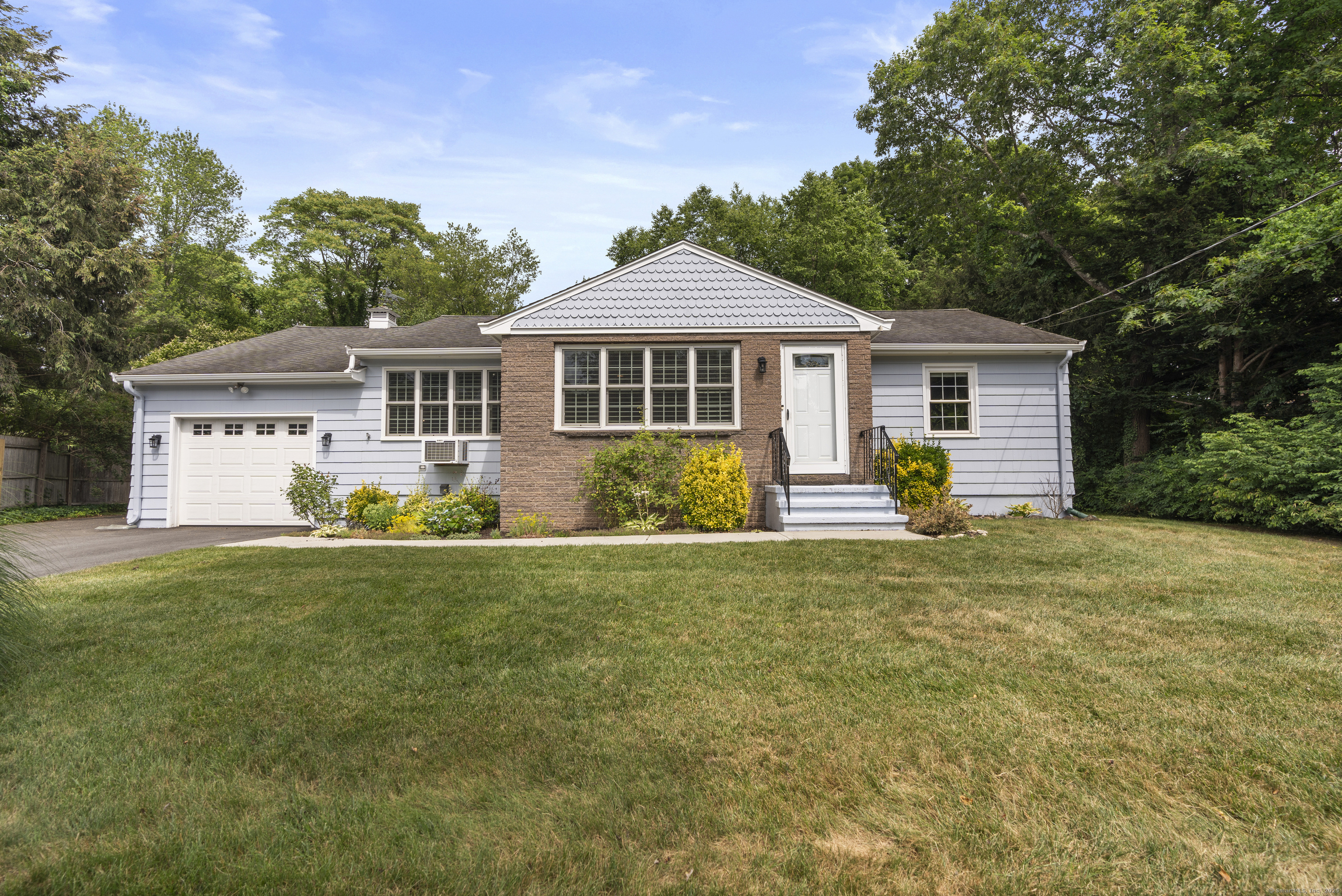 7 Northeast Drive  East Haven CT 06473 photo