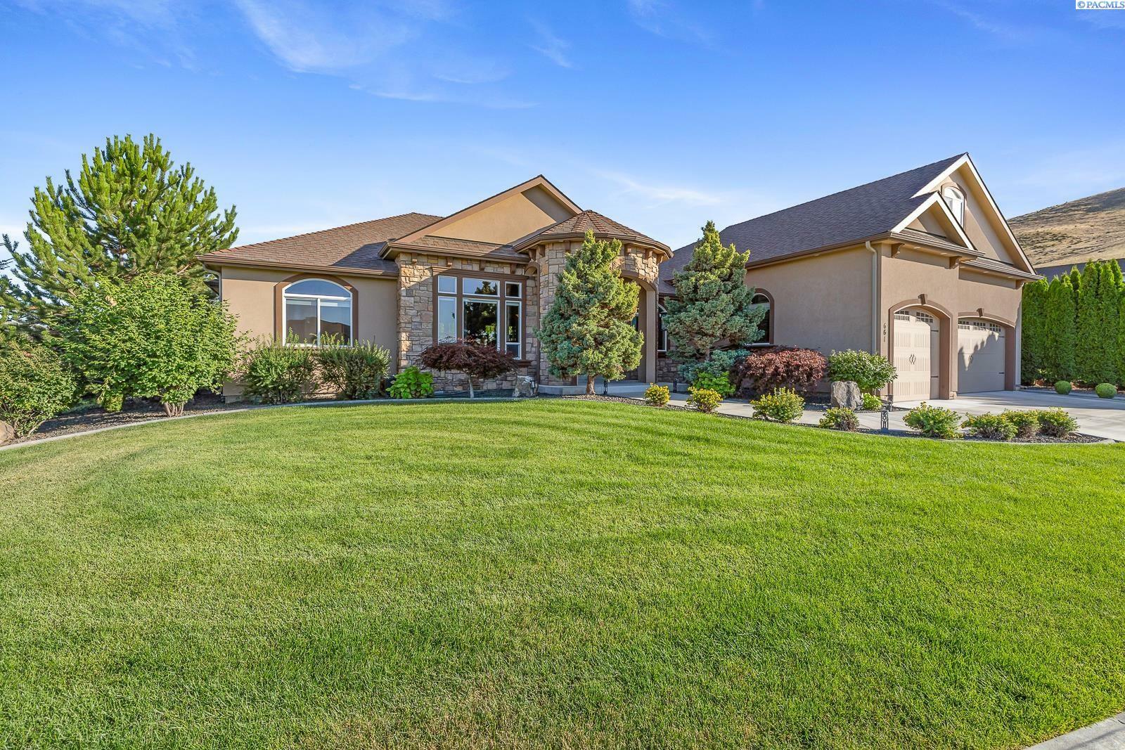 Property Photo:  661 Nuvola Vista Ct  WA 99352 