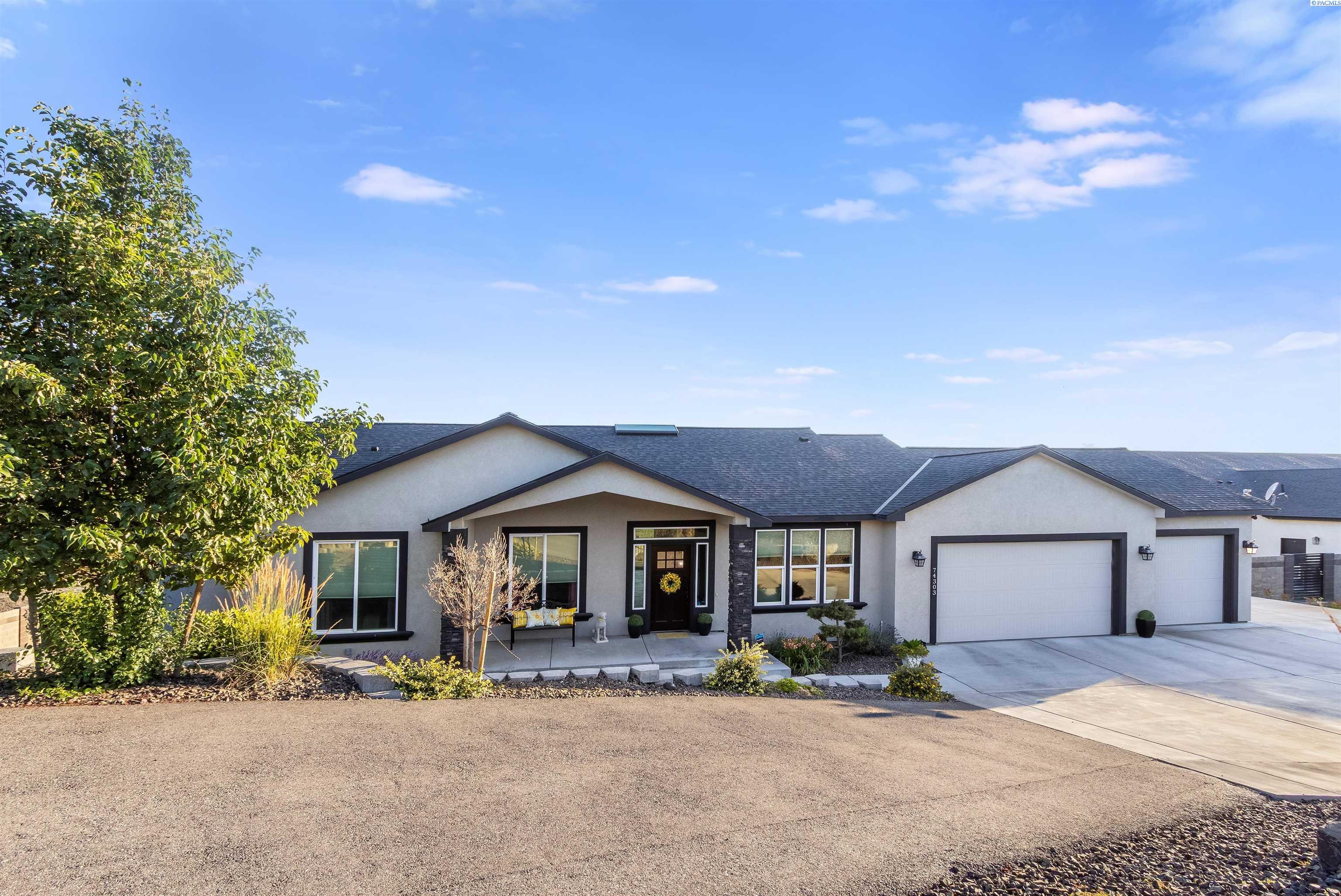 Property Photo: 74303 E Grand Bluff Lp WA 99338