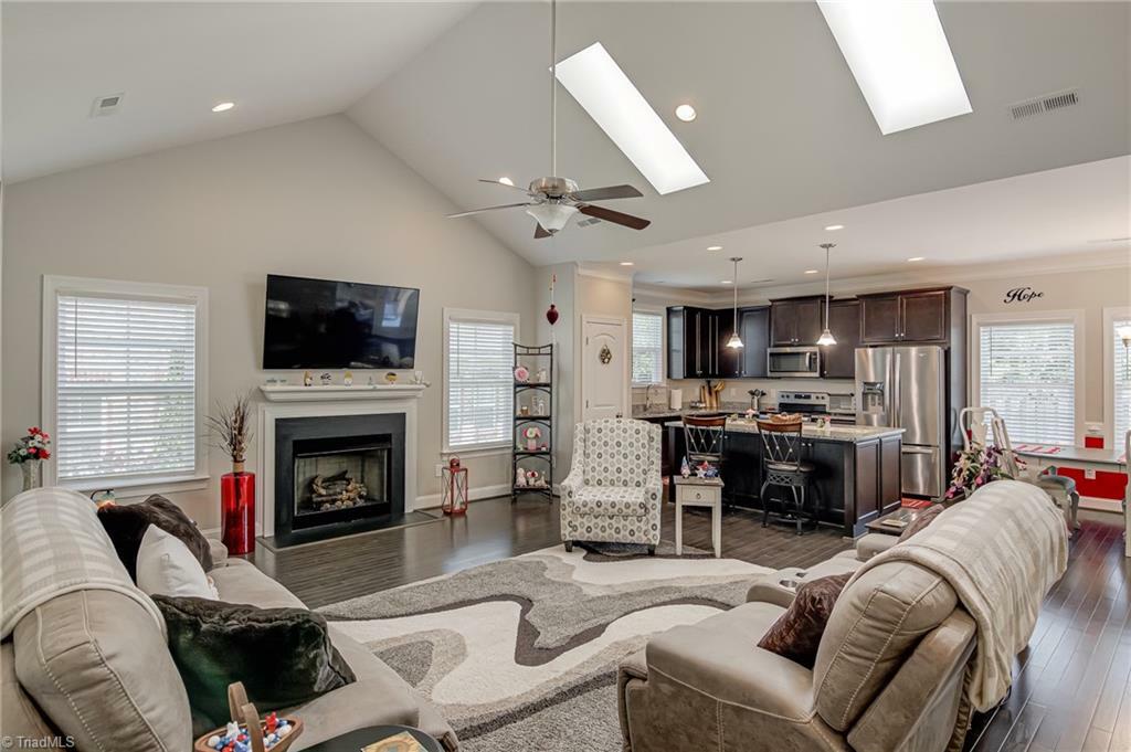 Property Photo: 2926 York Place Drive NC 27051