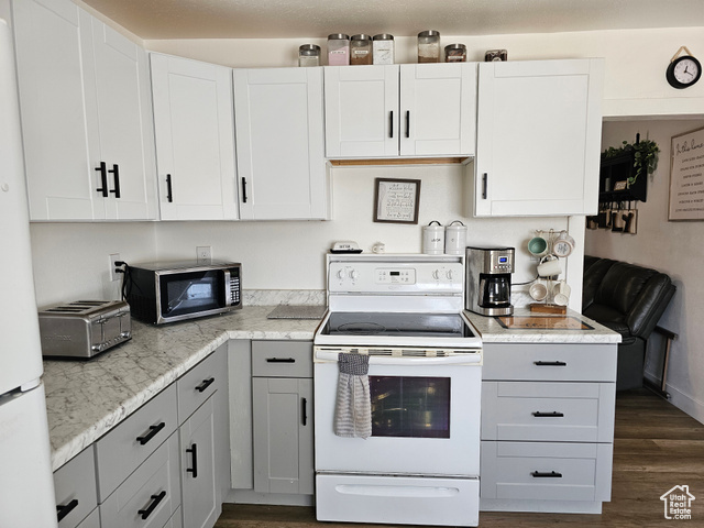 Property Photo: 92 W 300 N UT 84528