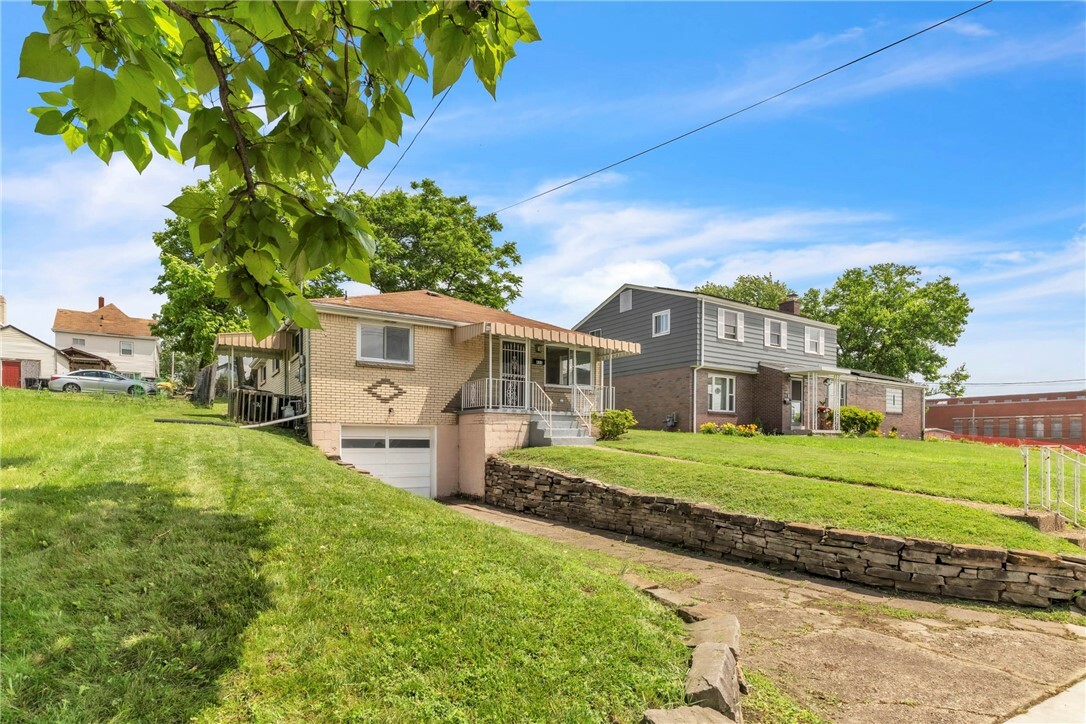Property Photo: 431 Park Ave PA 15025