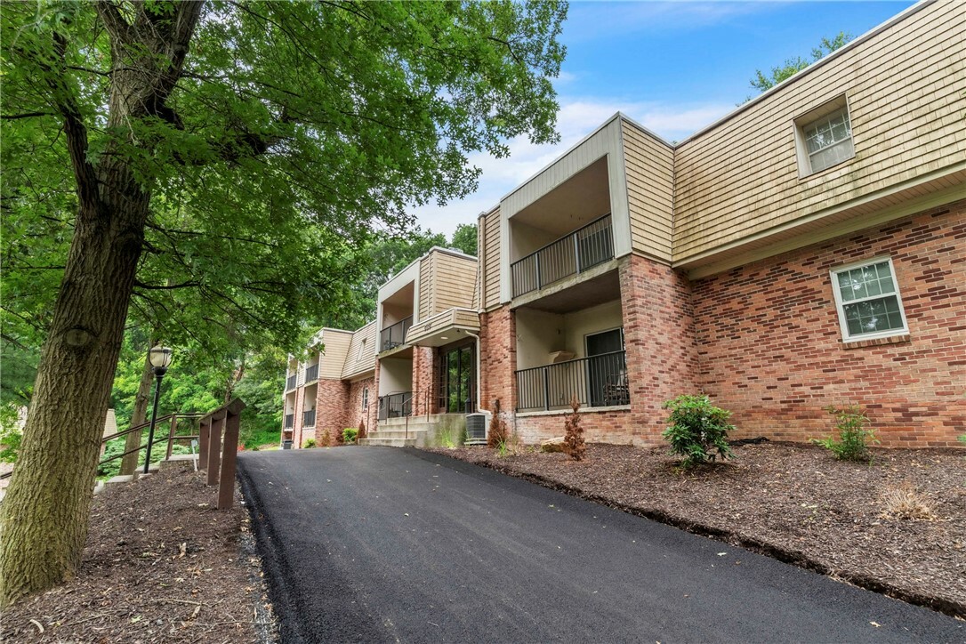 Property Photo:  555 Sloop Road 12  PA 15237 