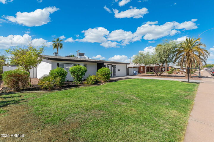 Property Photo:  1725 E Catalina Drive  AZ 85016 