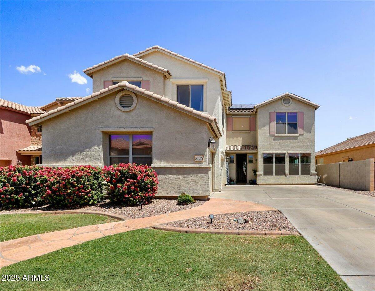 Property Photo: 3126 E Silversmith Trail AZ 85143