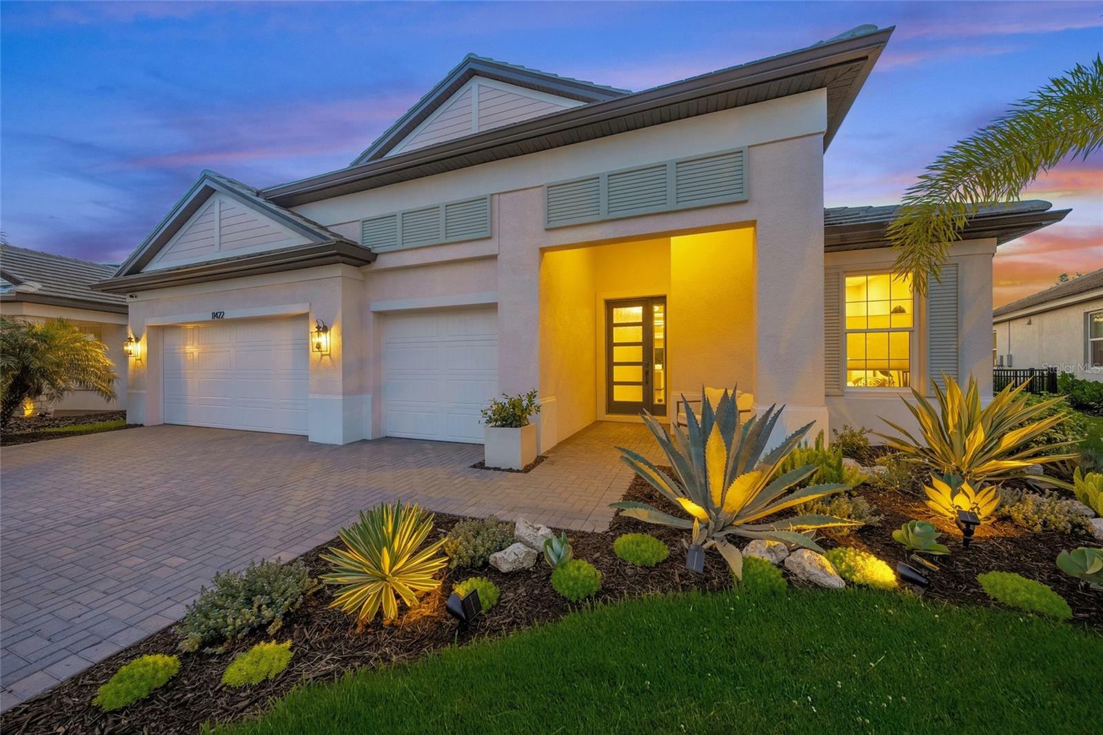 Property Photo: 11422 Apple Tree Circle FL 34211