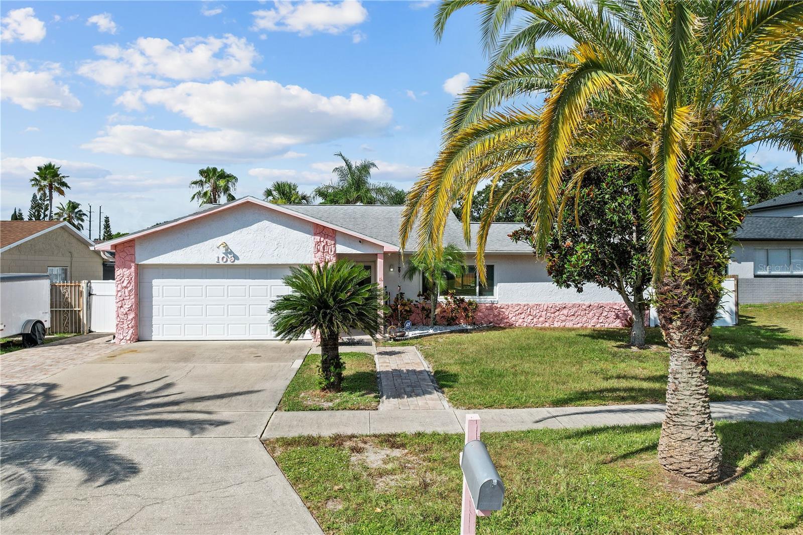 Property Photo: 109 Woodfield Court FL 32773