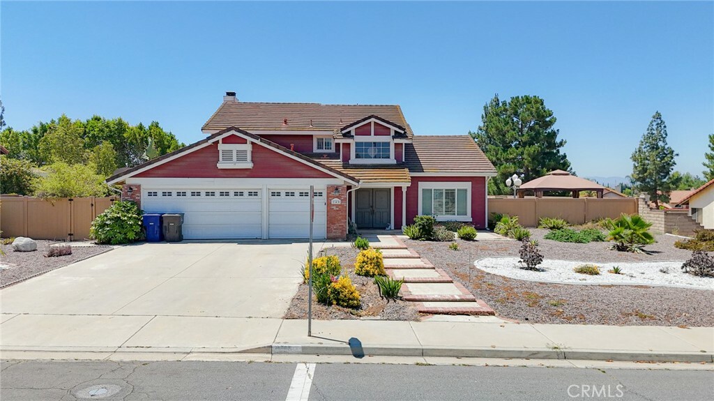 245 Cottonwood Avenue  Riverside CA 92506 photo