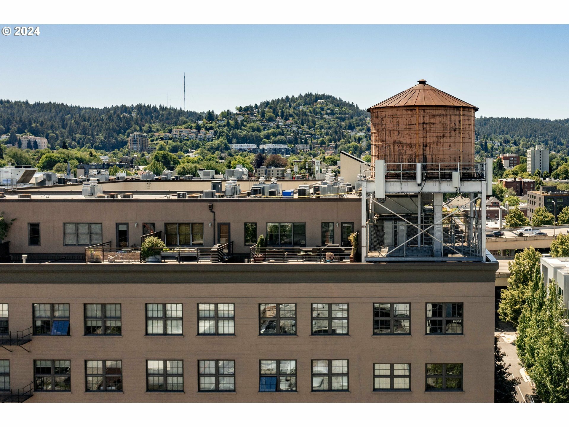 1420 NW Lovejoy St 703  Portland OR 97209 photo