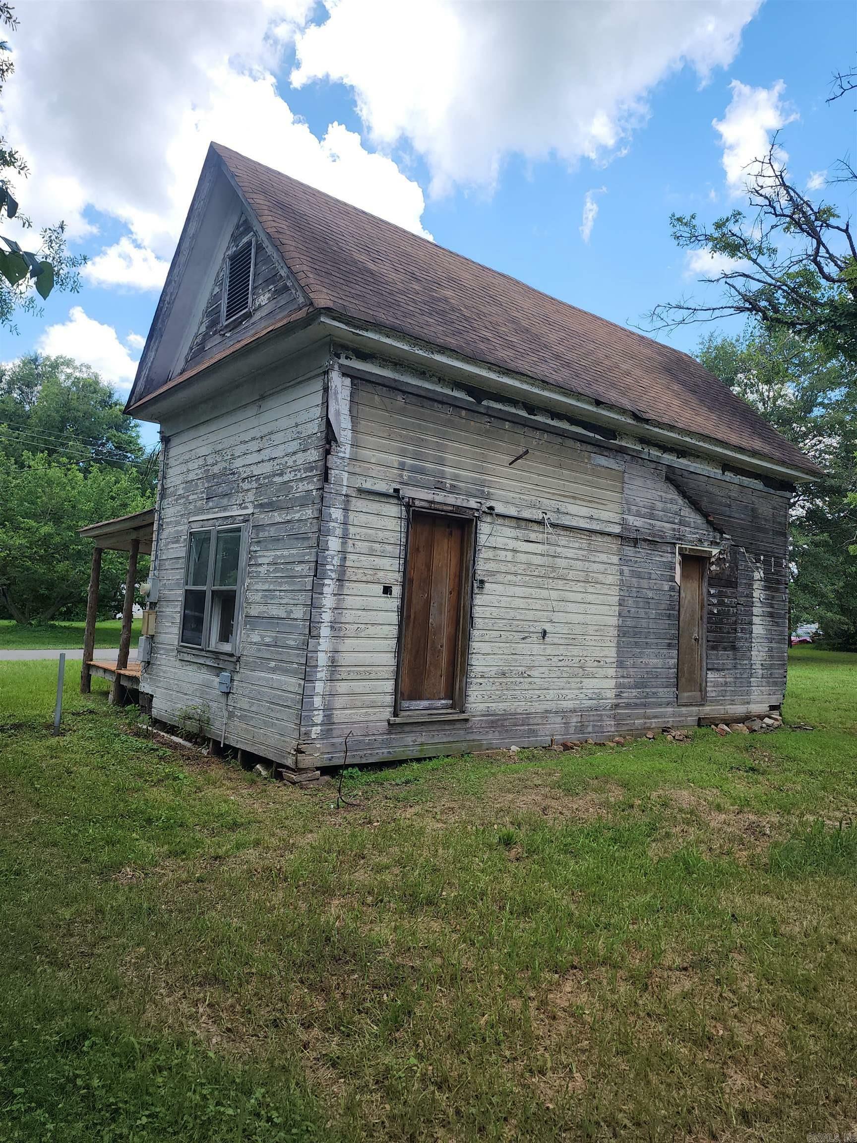 Property Photo: 906 Second Street AR 71953