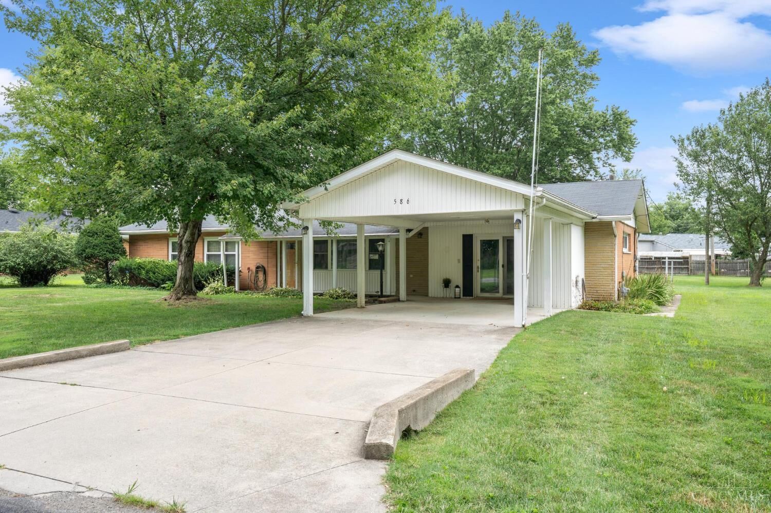 Property Photo:  586 Forest Lake Drive  OH 45177 