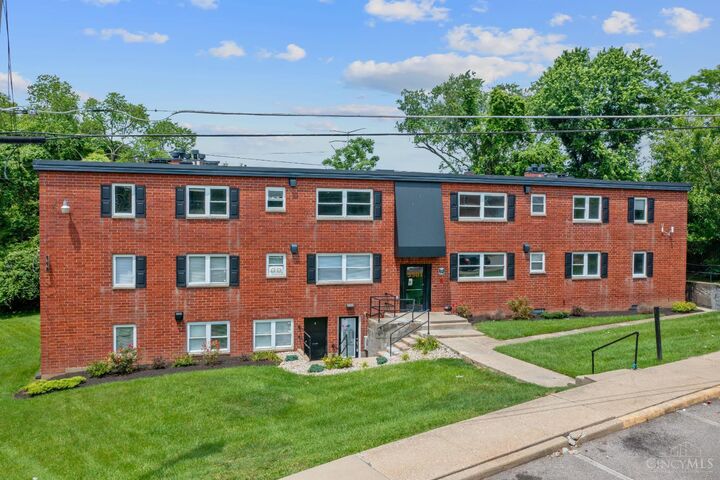 5500 Glengate Lane  Cincinnati OH 45212 photo
