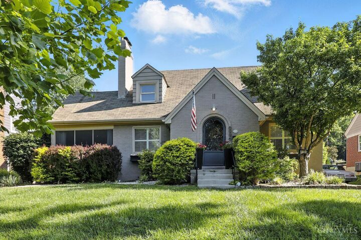 6996 Haines Avenue  Mariemont OH 45227 photo
