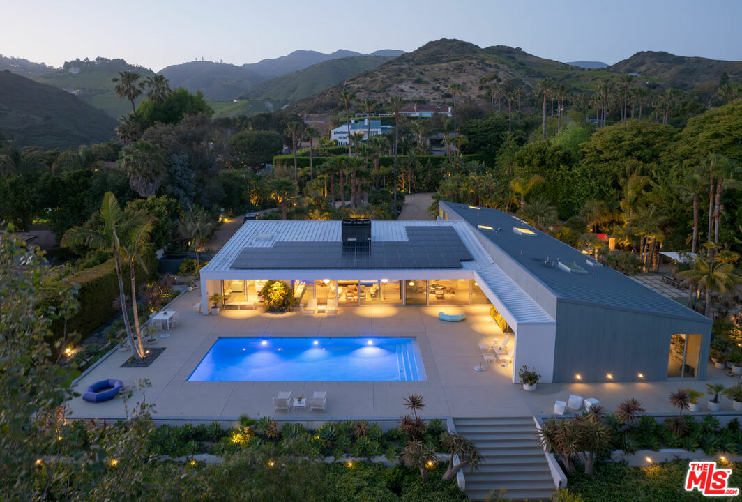 27044 Sea Vista Dr  Malibu CA 90265 photo