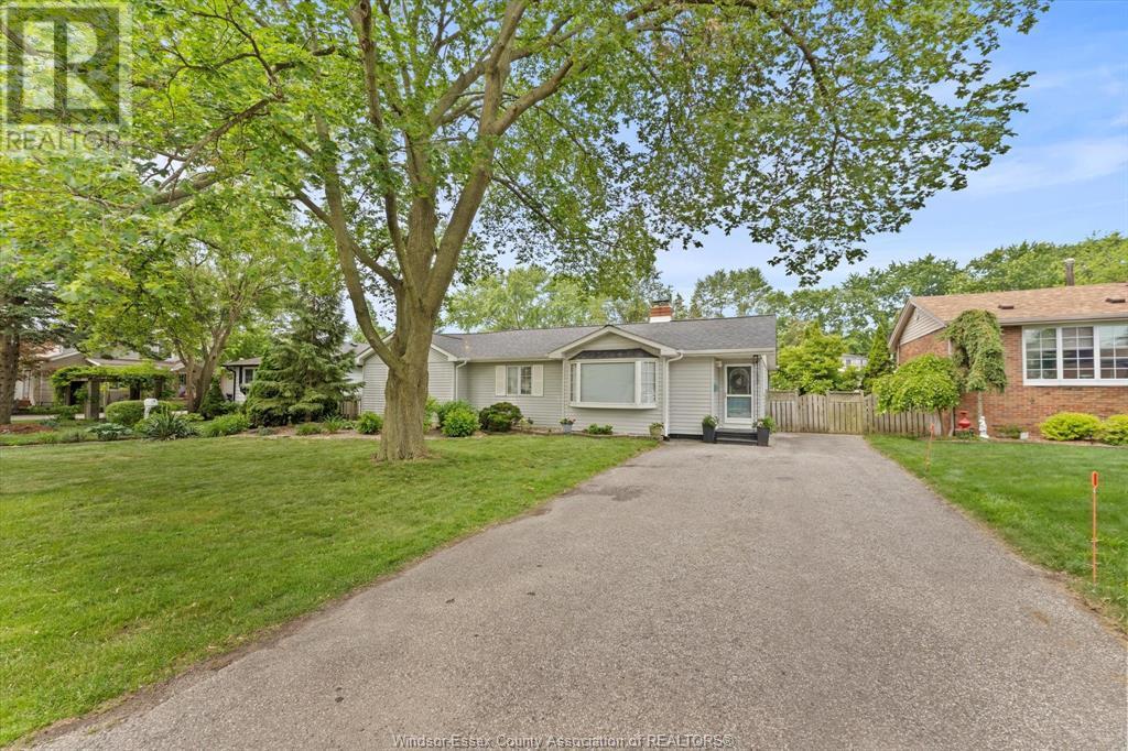 Property Photo:  469 John M Street  ON N8P 1C1 
