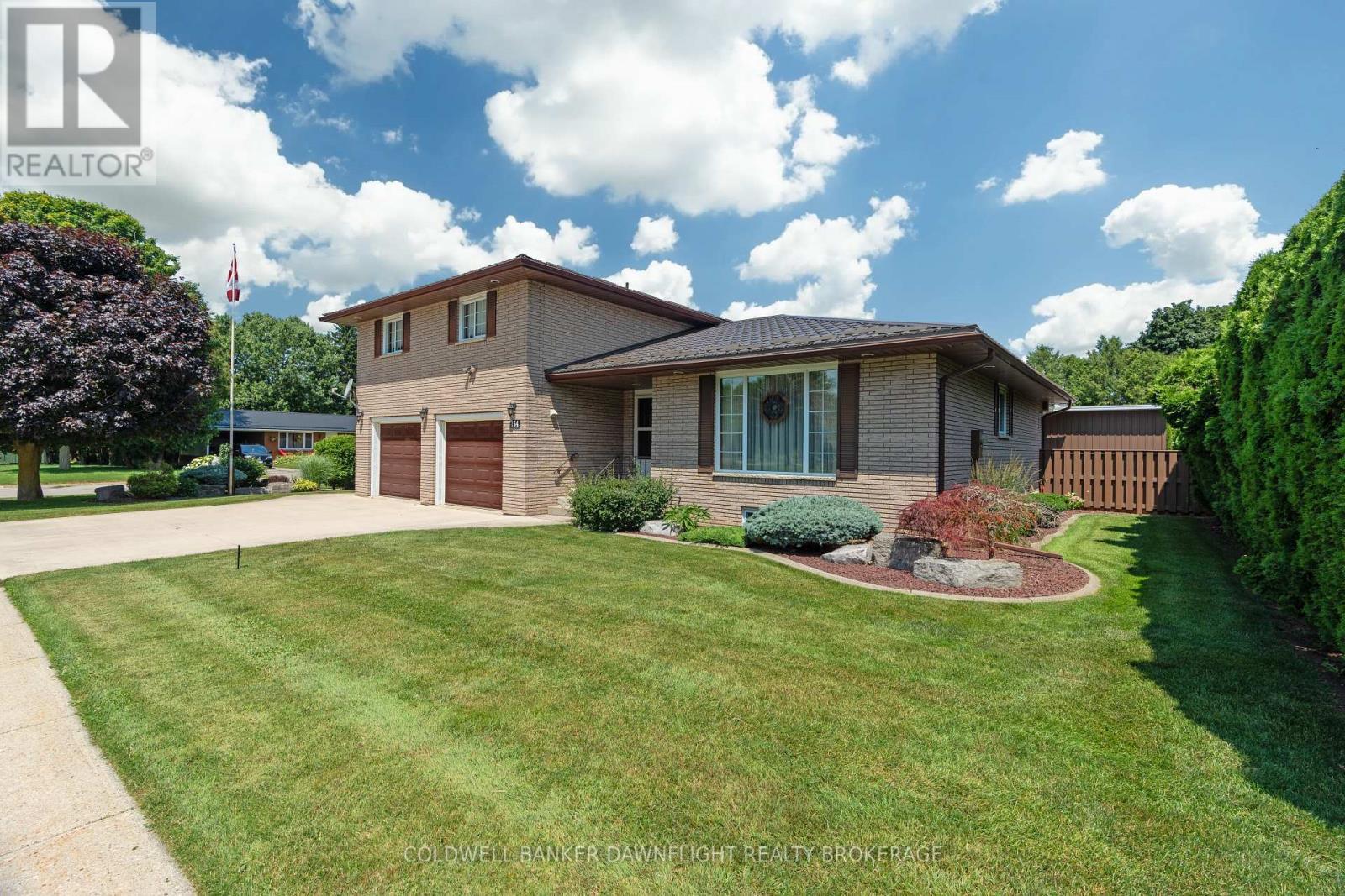 Property Photo:  154 Gidley Street West  ON N0M 1S2 