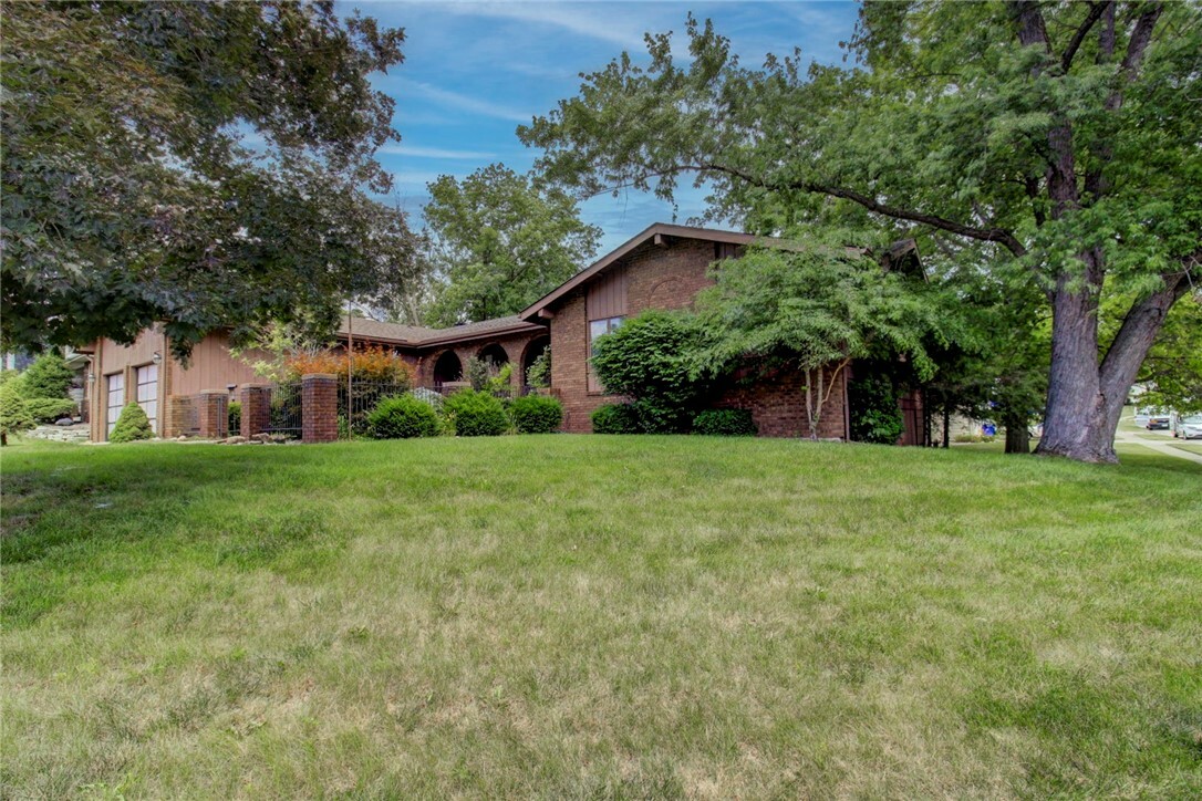 Property Photo:  2404 N Longwood Drive  IL 62526 