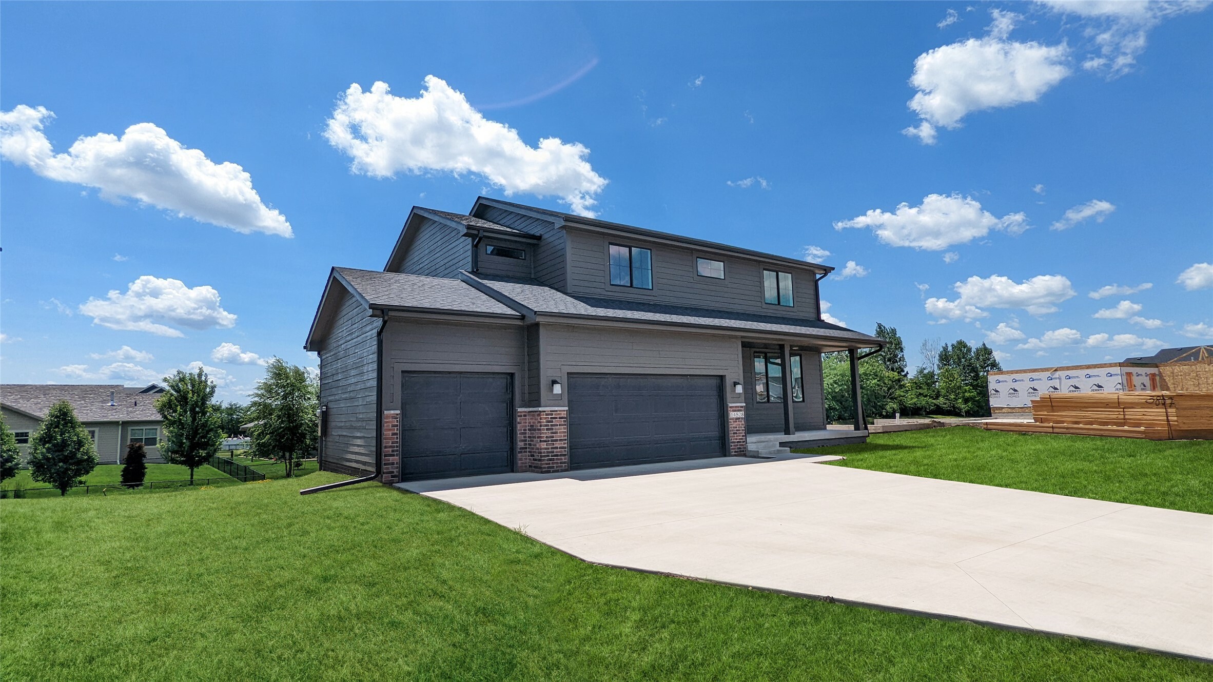 14528 North Valley Drive  Urbandale IA 50323 photo