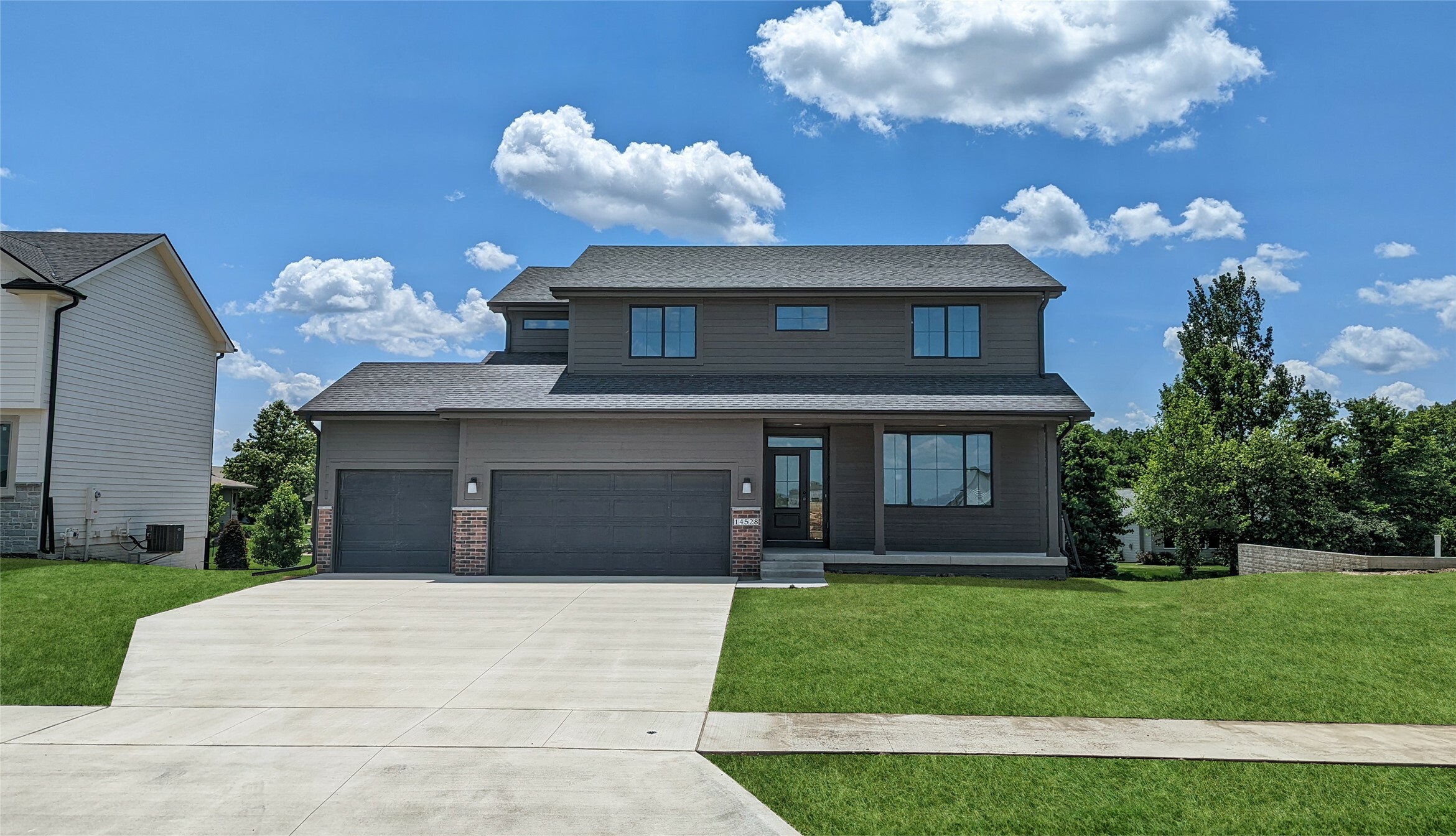 Property Photo:  14528 North Valley Drive  IA 50323 