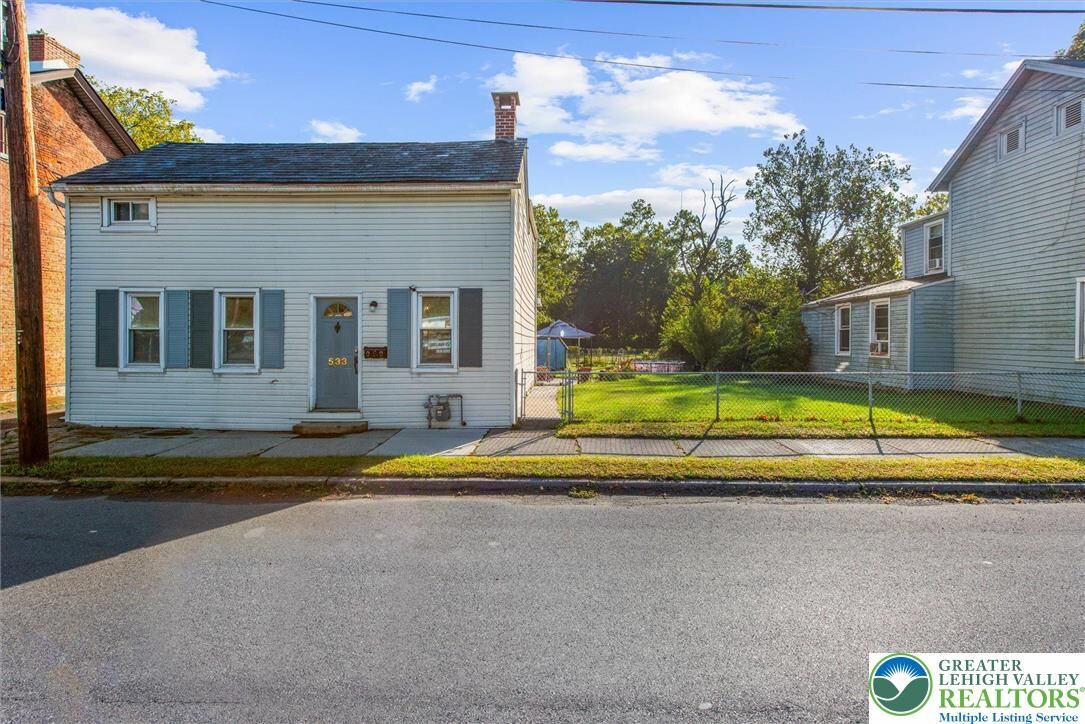 Property Photo:  533 Main Street  PA 18017 
