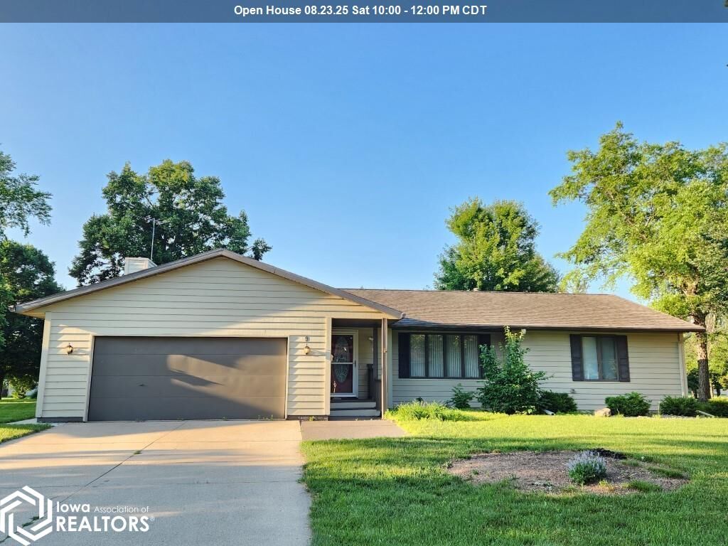 Property Photo:  9 Asbury Place  IA 50401 