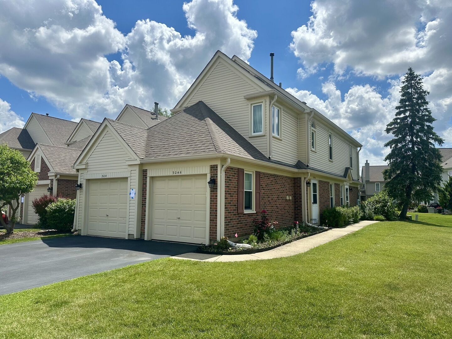 Property Photo:  304 University Lane 5  IL 60007 