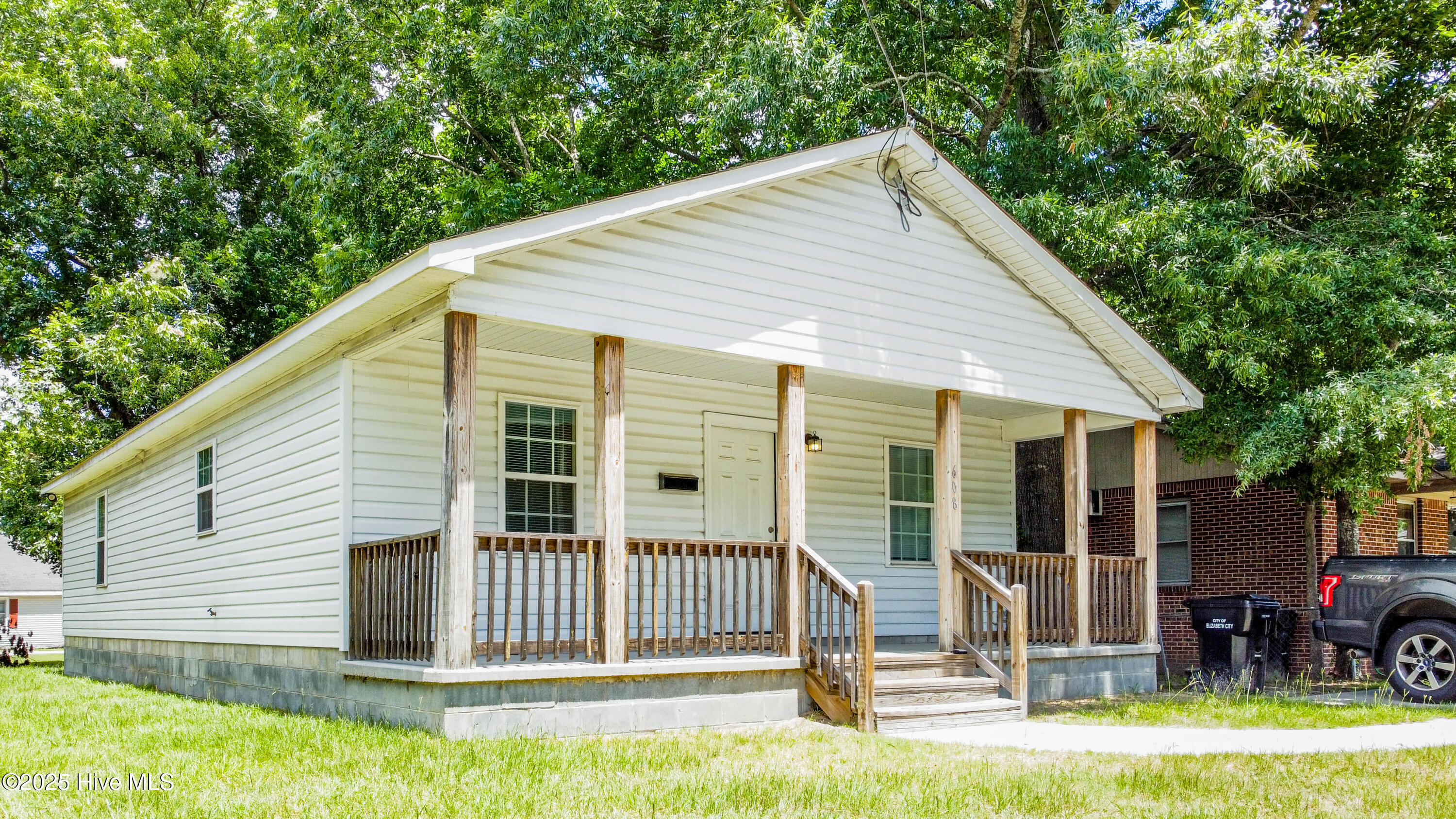 608 Factory Street  Elizabeth City NC 27909 photo