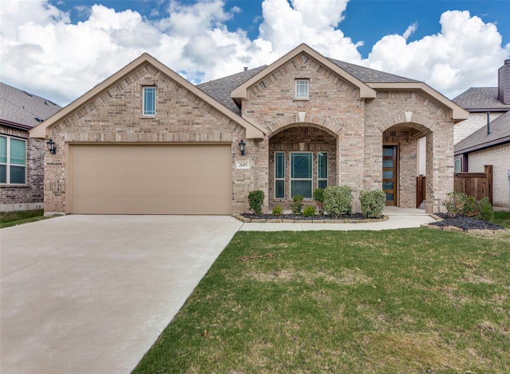 Property Photo: 2605 Henley Way TX 76084