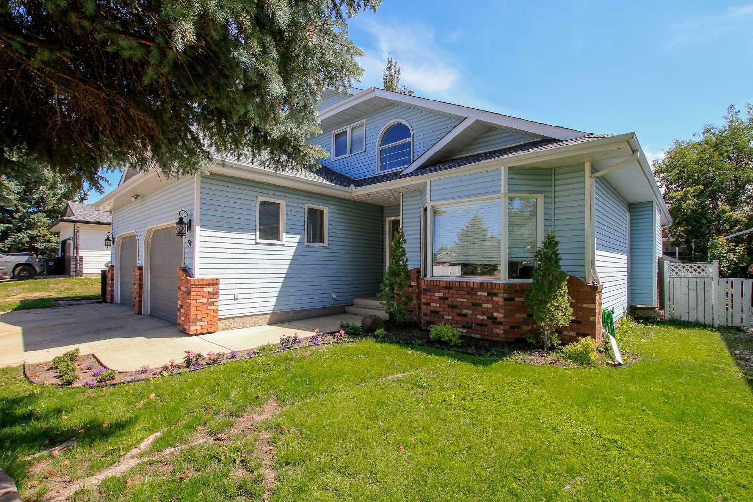 Property Photo:  54 Denovan Crescent  AB T4R 1W2 