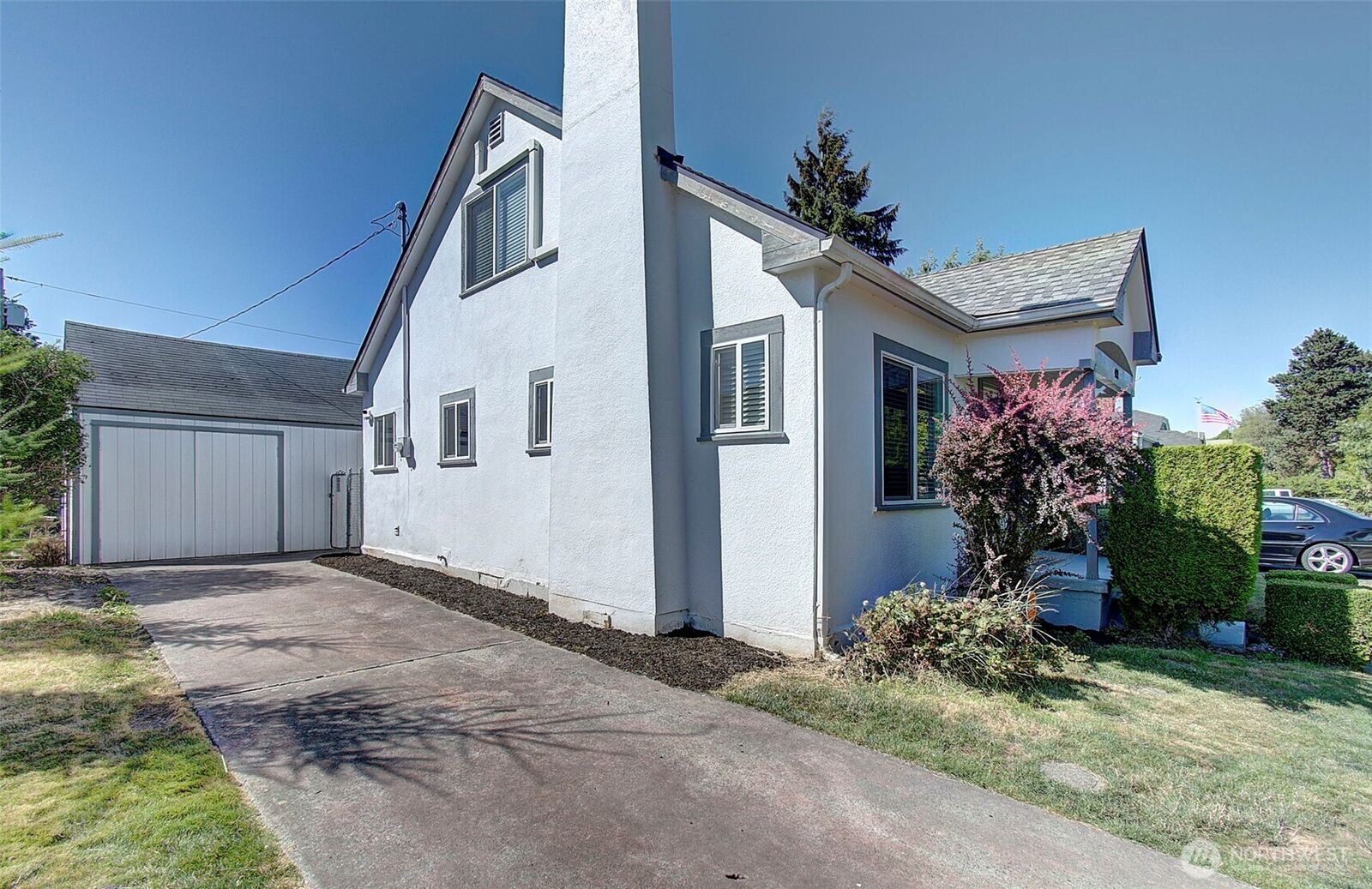 Property Photo:  421  24th Avenue  WA 98632 