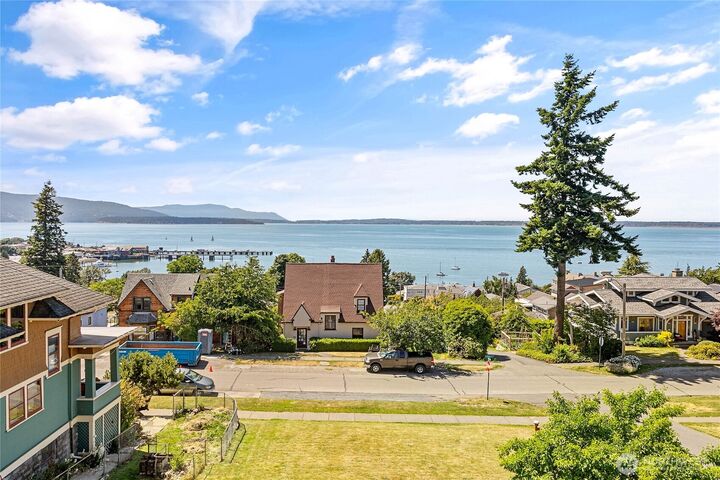 Property Photo: 917 13th Street WA 98225